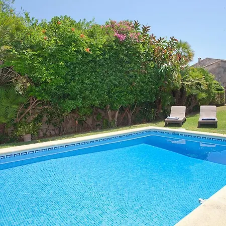 Villa Casa Pont Roma, Garden&pool In *